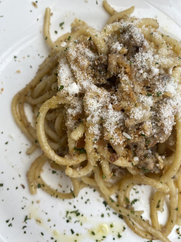bigotti con le sarde, ristorante la cantina